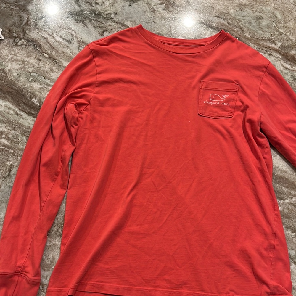 Vineyard vines long sleeve tee shirt.
